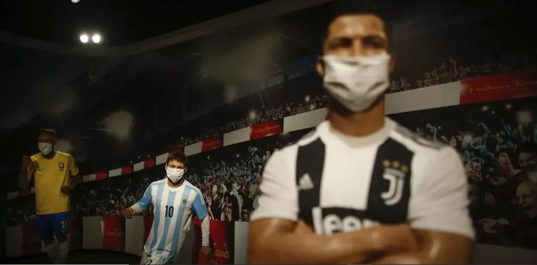 Ronaldinho, Messi y CR7 en el Madame Tussauds