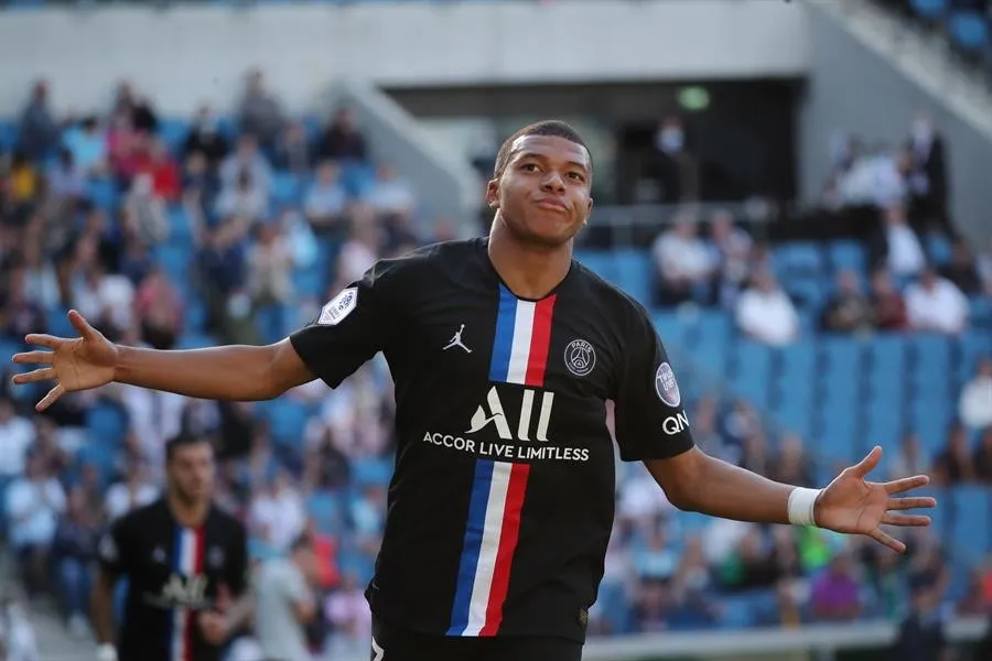 Mbappe celebrando su gol