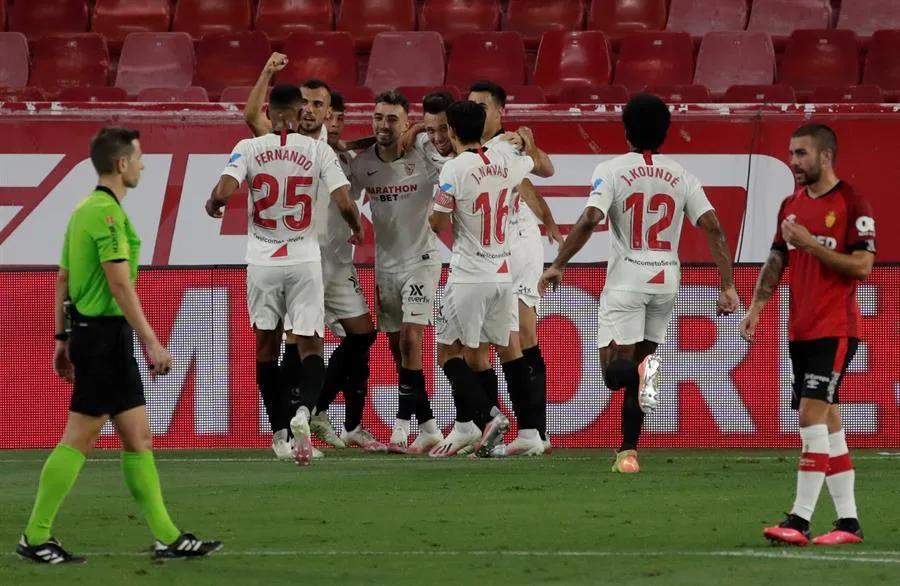 EFE El Sevilla festeja el triunfo ante Mallorca