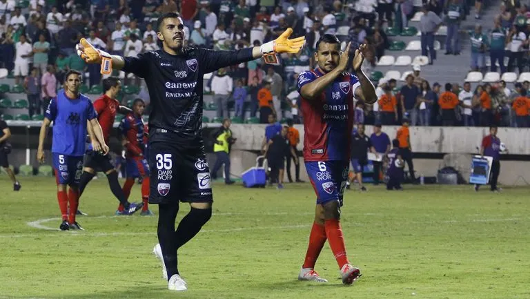 Jugadores del Atlante en un juego de Ascenso MX