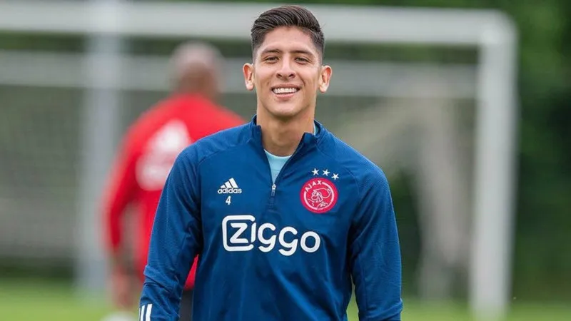 Edson Álvarez en entrenamiento