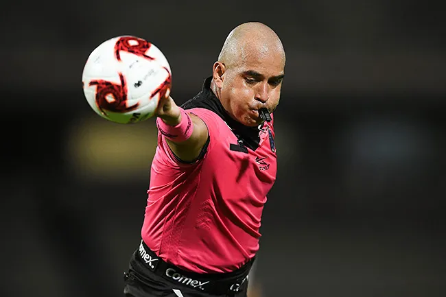Juan Esquivel, durante un partido de la Copa por México