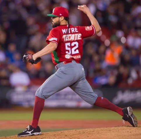 MEXSPORT Mitre lanza la bola en un duelo