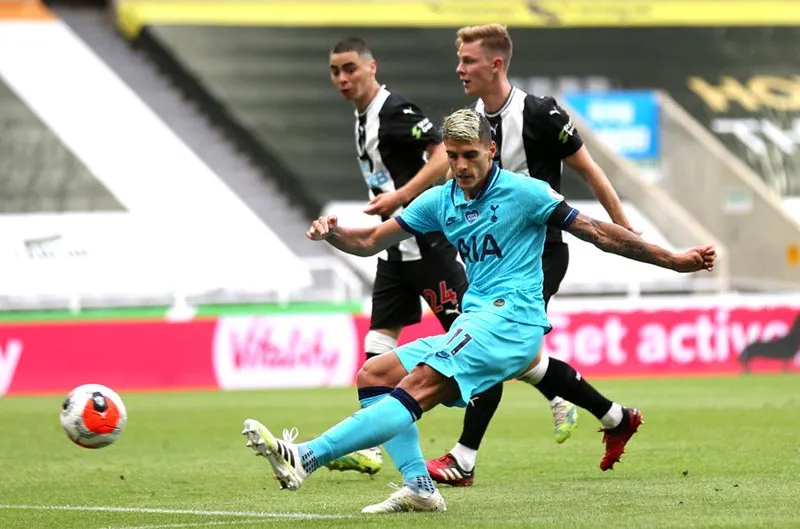 Erik Lamsla durante el duelo ante el Newcastle