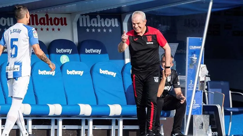 El Vasco Aguirre durante un cotejo del Leganés