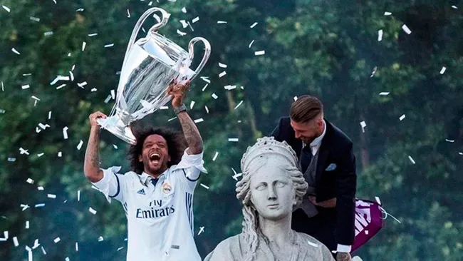 EFE Marcelo y Ramos presumen una Champions en la Cibeles
