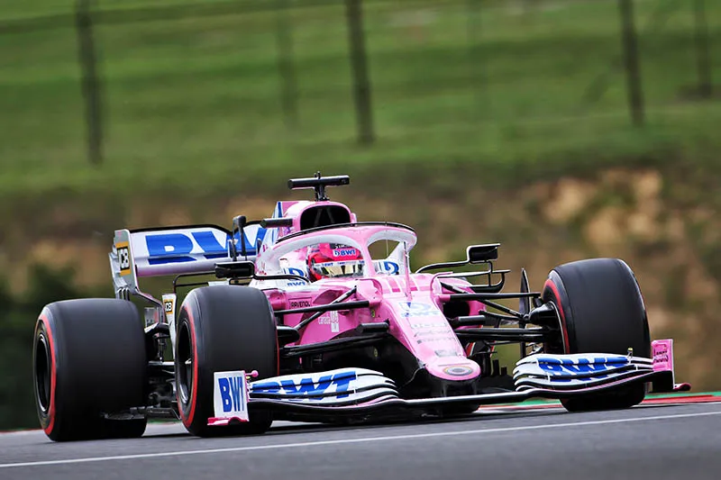 EFE Checo Pérez recorriendo el circuito de Hungaroring