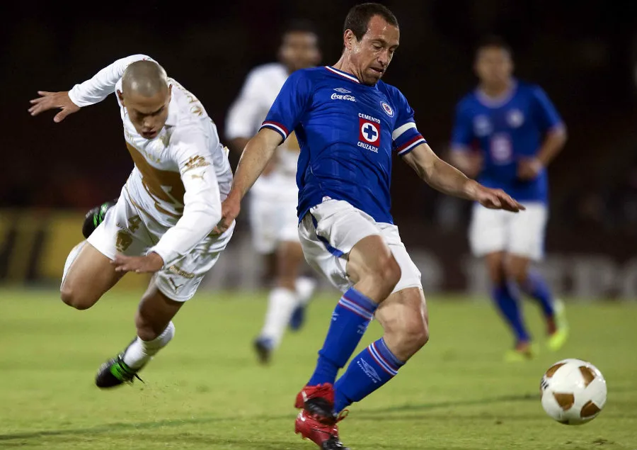 Darío Verón ante Gerardo Torrado en los Cuartos de Final del Apertura 2010
