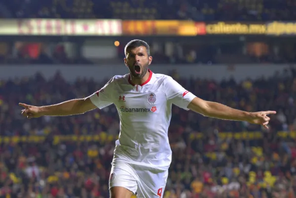 IMAGO7 El delantero celebra un gol con Toluca