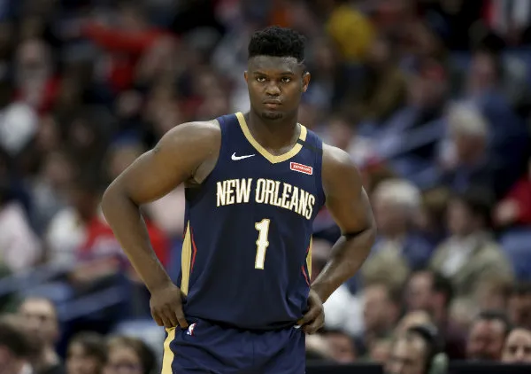 AP Zion Williamson durante un juego de los Pelicans