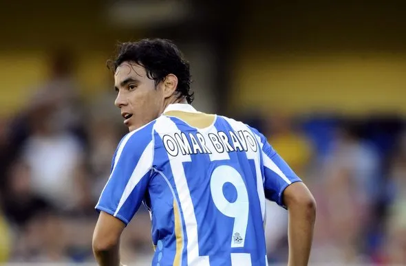 ESPECIAL Omar Bravo, en un partido con el Deportivo La Coruña