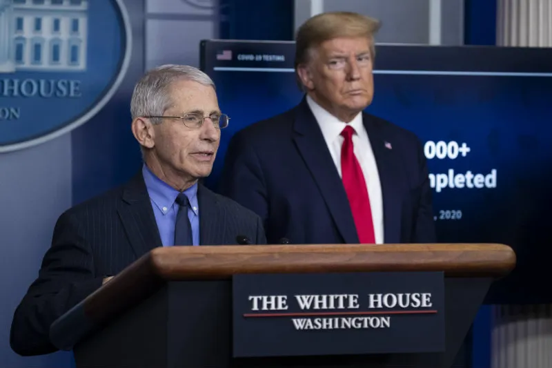 AP Fauci con Donald Trump