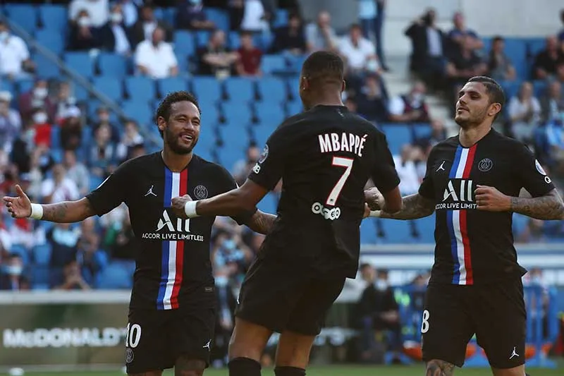 Neymar, Icardi y Mbappé celebran un gol en un duelo