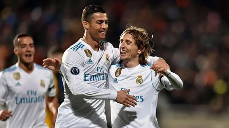 EFE Cristiano Ronaldo y Modric, en un duelo con el Real Madrid
