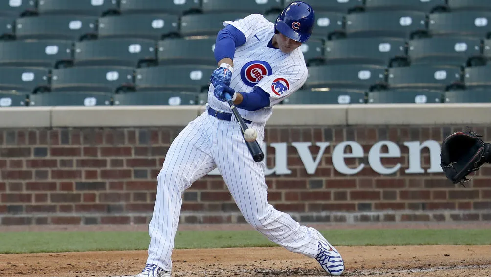 AP Anthony Rizzo en acción con los Cubs