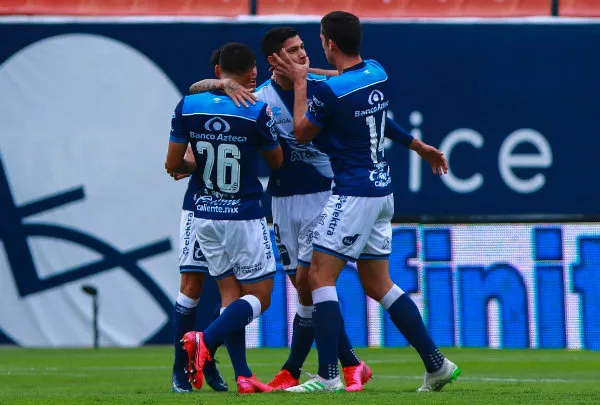 IMAGO7 Jugadores del Puebla en festejo de gol