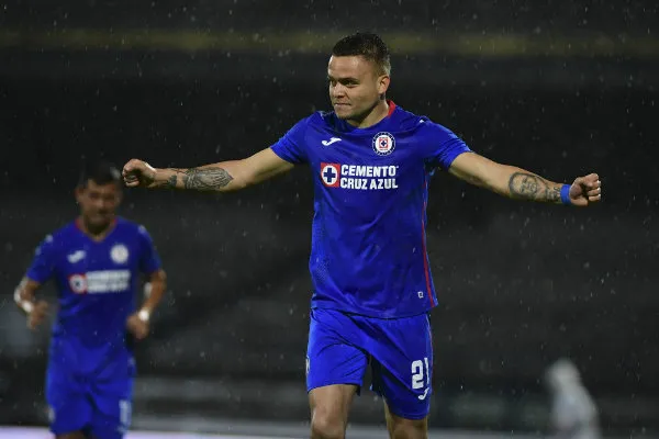 MEXSPORT Cabecita Rodríguez celebra su gol vs Santos