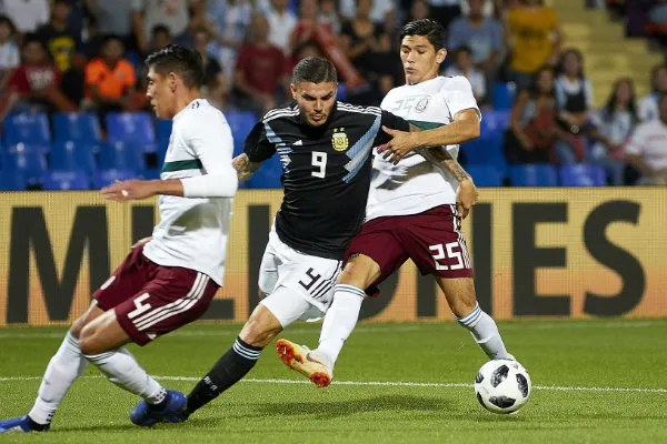 Gerardo Arteaga en marca a Mauro Icardi