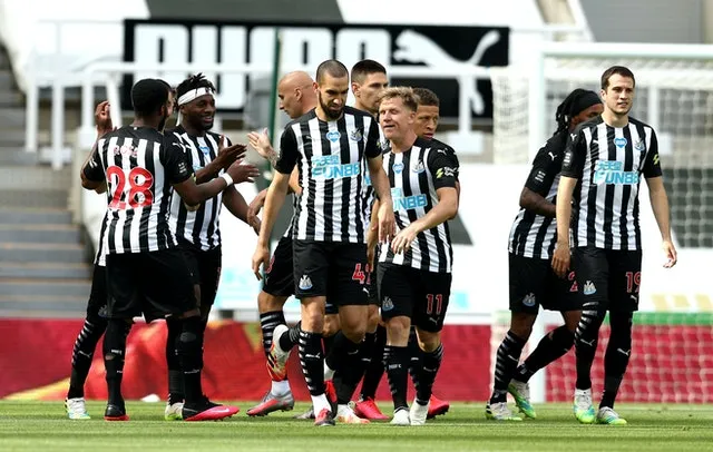 AP Newcastle festeja una anotación