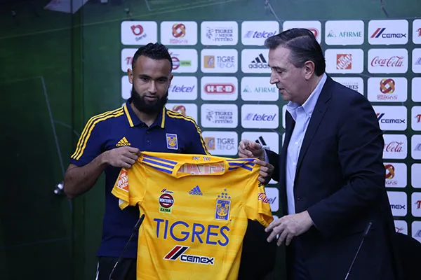 El exdirigente en la presentación de Jordan Sierra