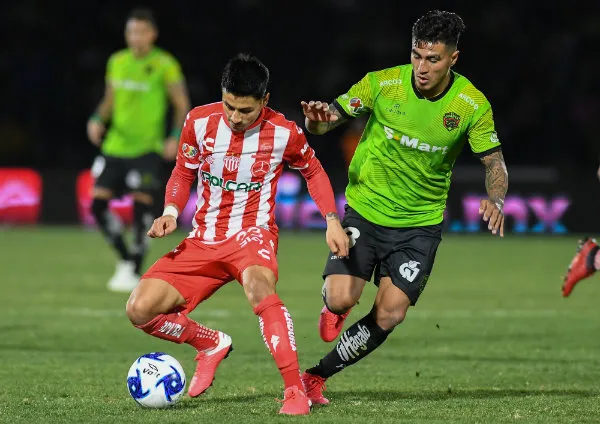 IMAGO7 Claudio Baeza en un partido con Necaxa