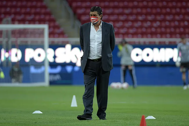 IMAGO7 Tena, previo a un juego de Chivas