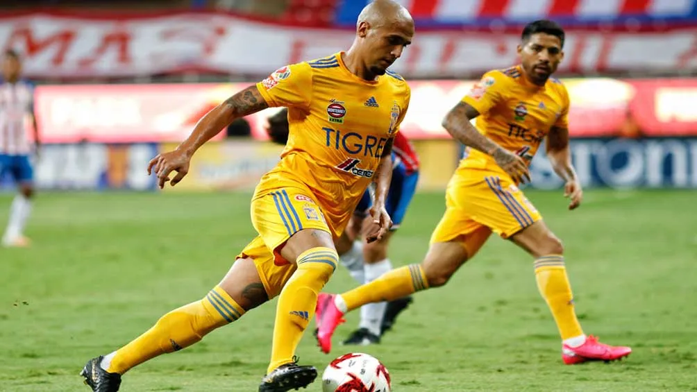 Chaka Rodríguez deja en el camino a su rival