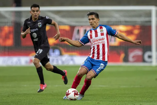 MEXSPORT Dieter Villalpando en acción con Chivas