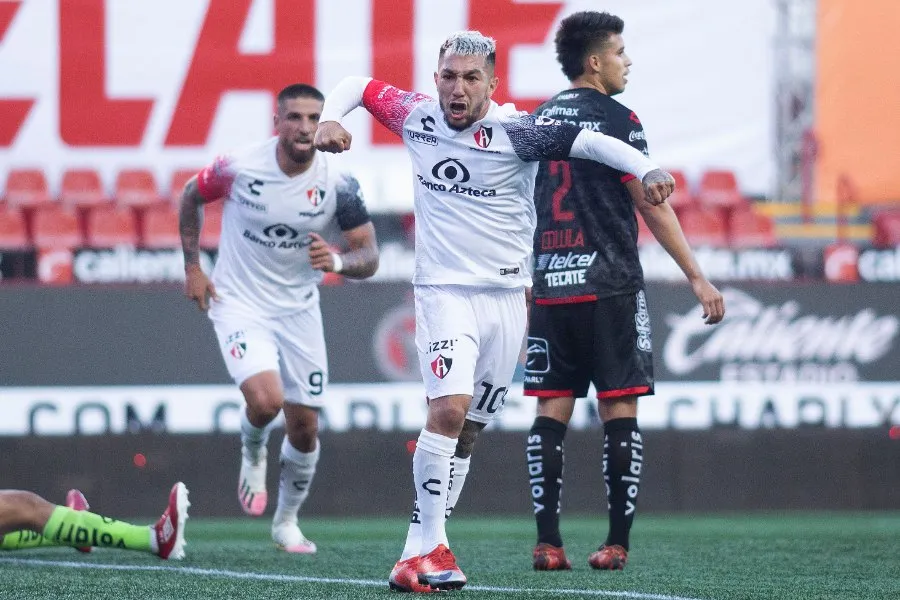 IMAGO7 Luciano Acosta celebra un gol con Atlas