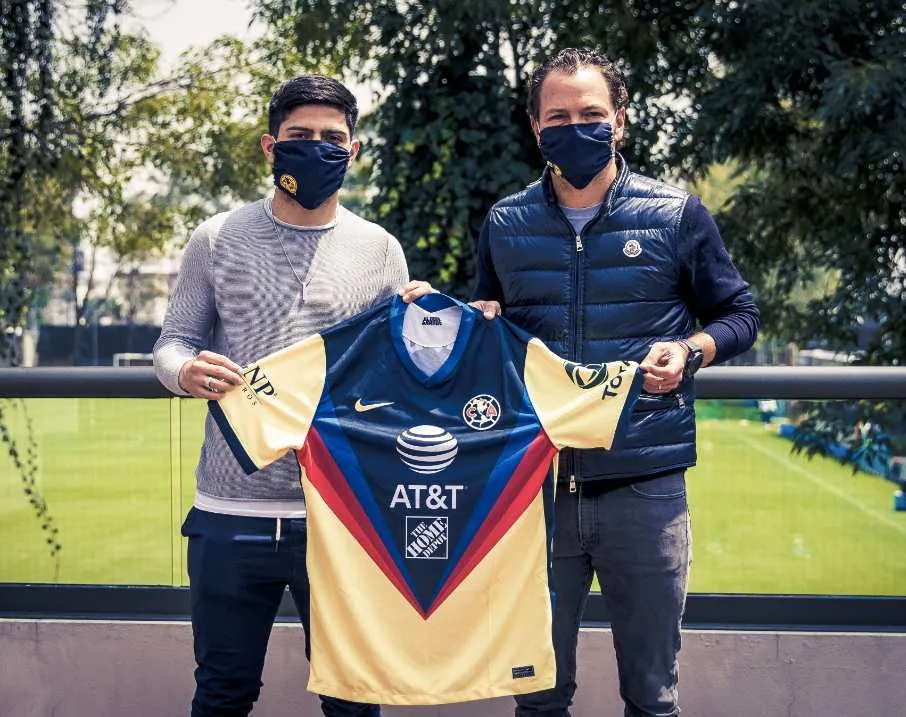 TWITTER@CLUBAMERICA Díaz y Baños en la presentación del jugador paraguayo