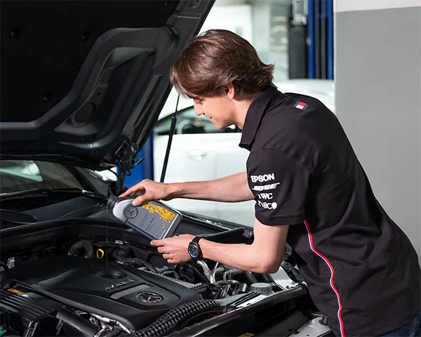 MERCEDES El piloto mexicano en un evento con Mercedes