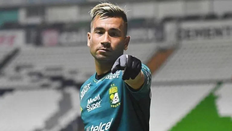 Meneses en el juego ante Monterrey