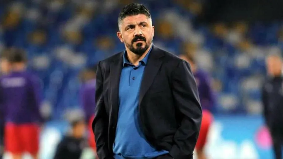 Gennaro Gattuso dirigiendo al conjunto celeste