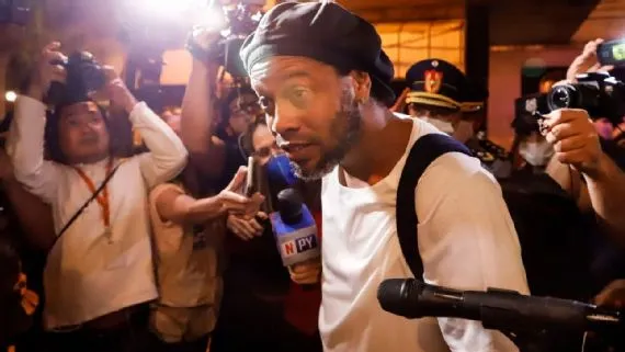 EFE Ronaldinho en Paraguay