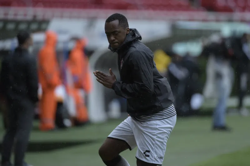 IMAGO7 Renato Ibarra previo a un partido