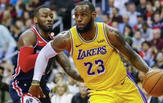 EFE LeBron en un juego con los Lakers