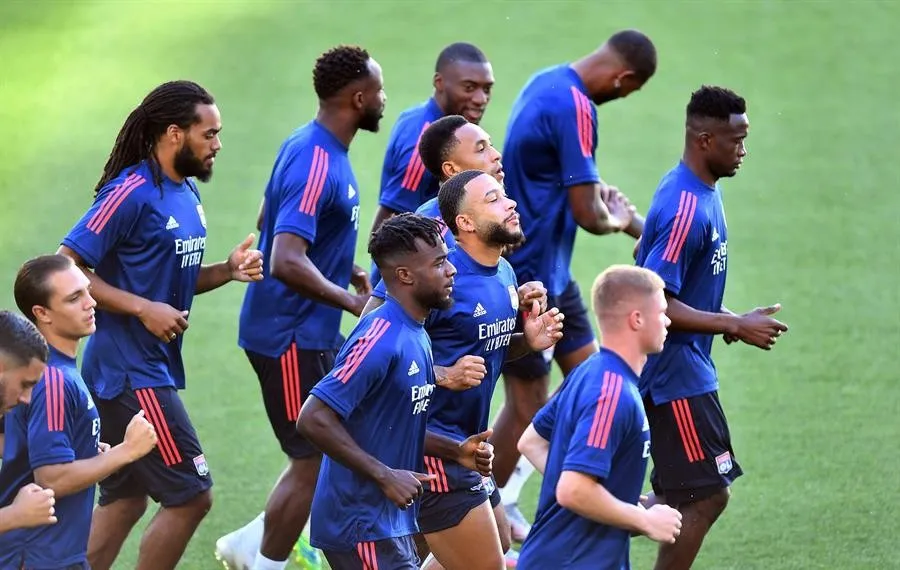 Jugadores del Lyon durante un entrenamiento