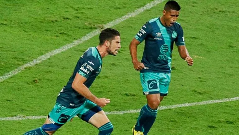 IMAGO7 Ormeño celebra una diana con La Franja