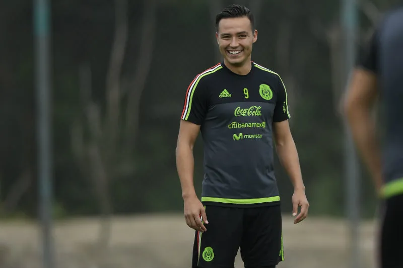 IMAGO7 Erick Torres en práctica con el Tri