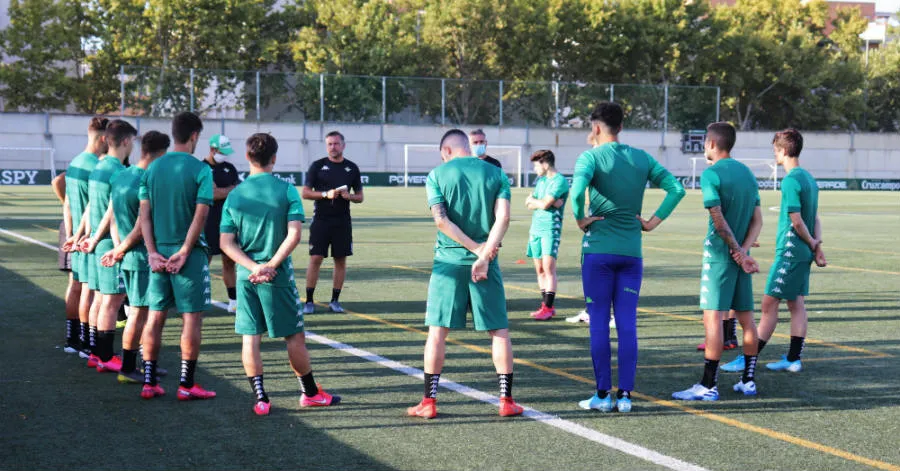 TWITTER @RealBetis Los jugadores verdiblancos previo a un entrenamiento
