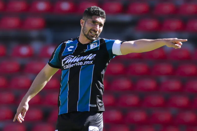 IMAGO7 Jair Pereira en partido con Querétaro