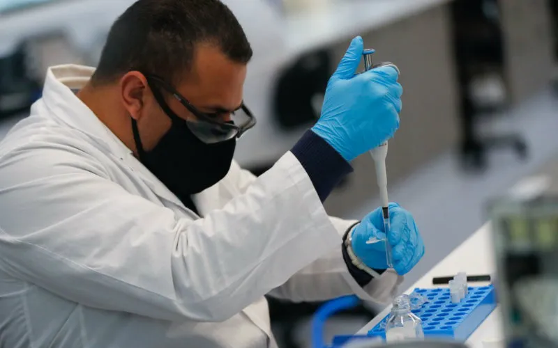 EFE Ensayos de vacuna