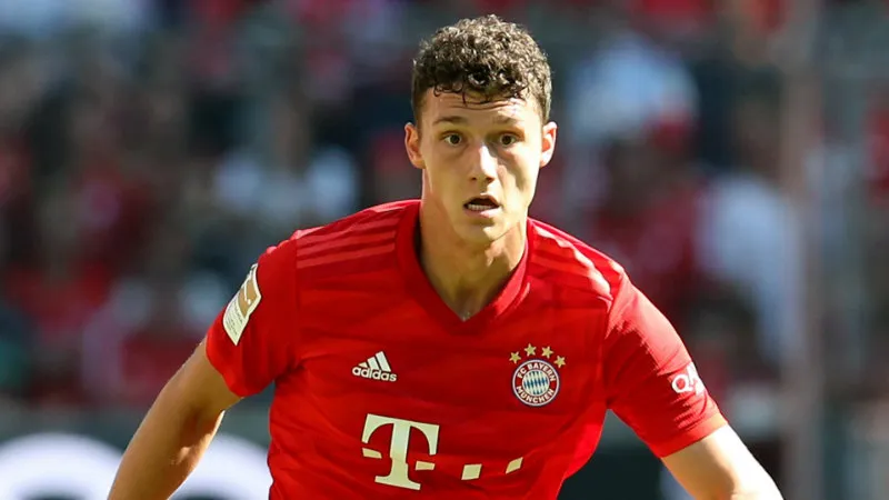 Pavard en partido del Bayern