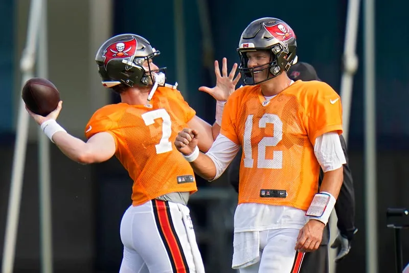 AP El seis veces ganador del Super Bowl en una práctica con Buccaneers