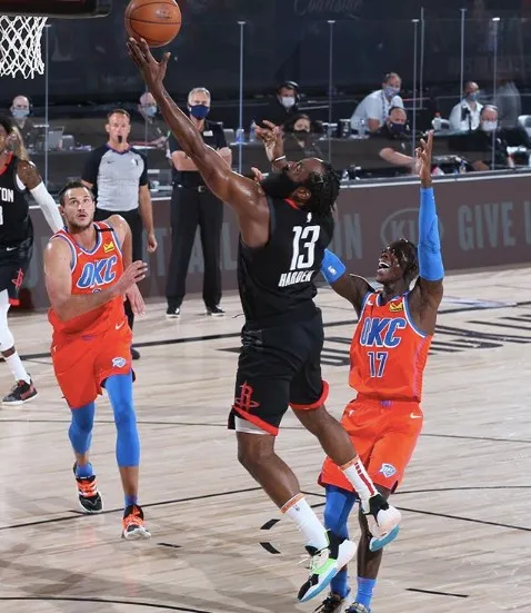 INSTAGRAM@houstonrockets James Harden en acción contra el Thunder