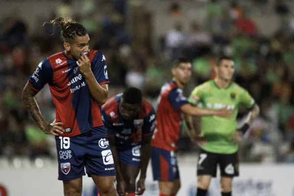 Francisco Da Costa en acción con Atlante