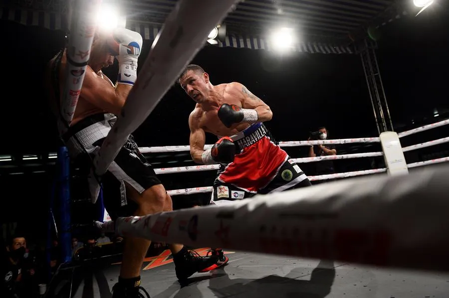 'Maravilla' tiene sobre las cuerdas a su rival