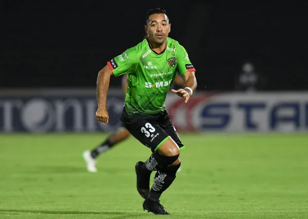 IMAGO7 Marco Fabián durante el juego de Bravos