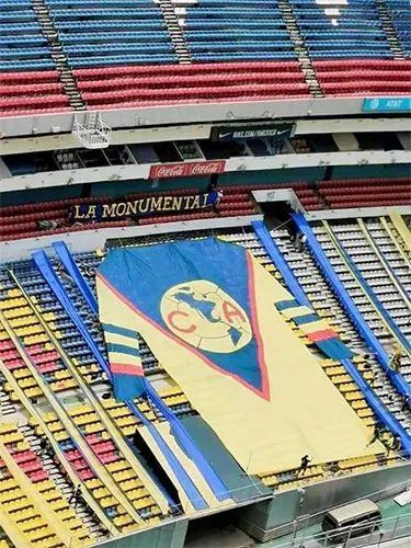 La playera de América en la tribuna