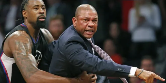 Doc Rivers explota en un juego